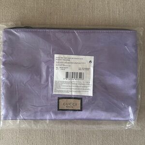New Gucci Beauty Lilac zip Pouch